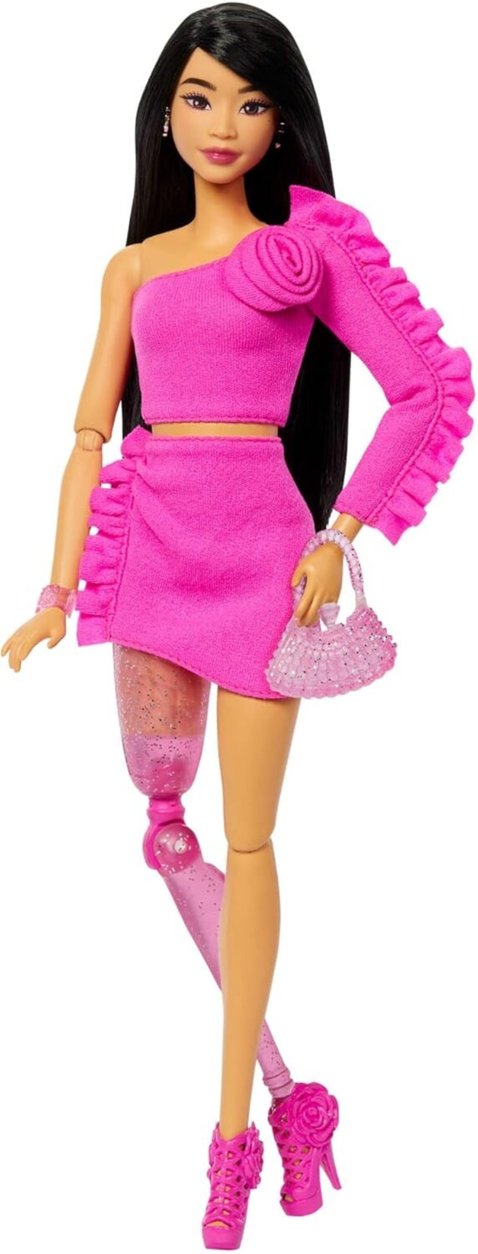 Barbie Deluxe Style Muñeca n.2 con Pelo Negro, Pierna protésica con Purpurina y - 6