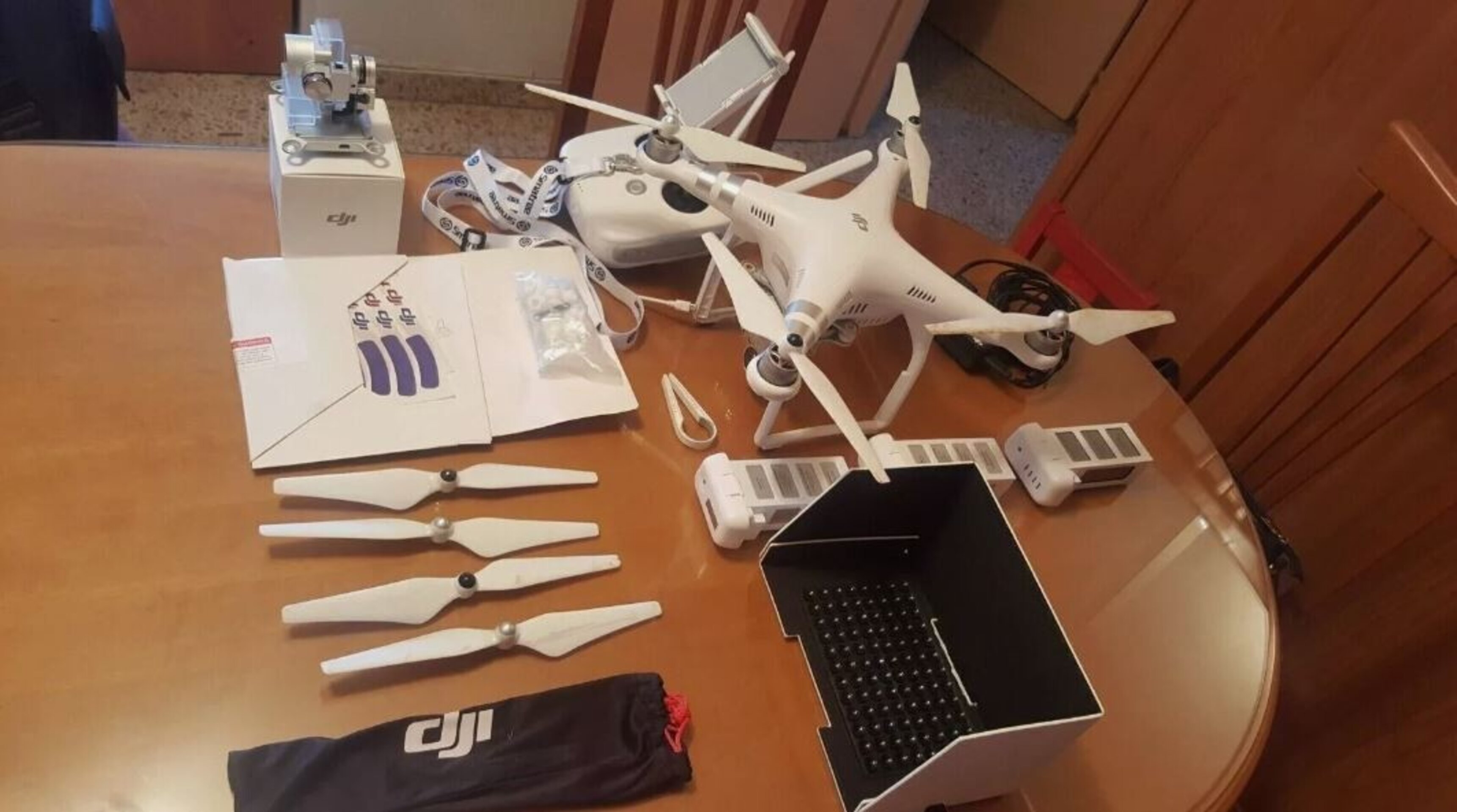 DJI Phantom 3 Advanced Drone with extras, backpack 3 batteries two cameras - 4