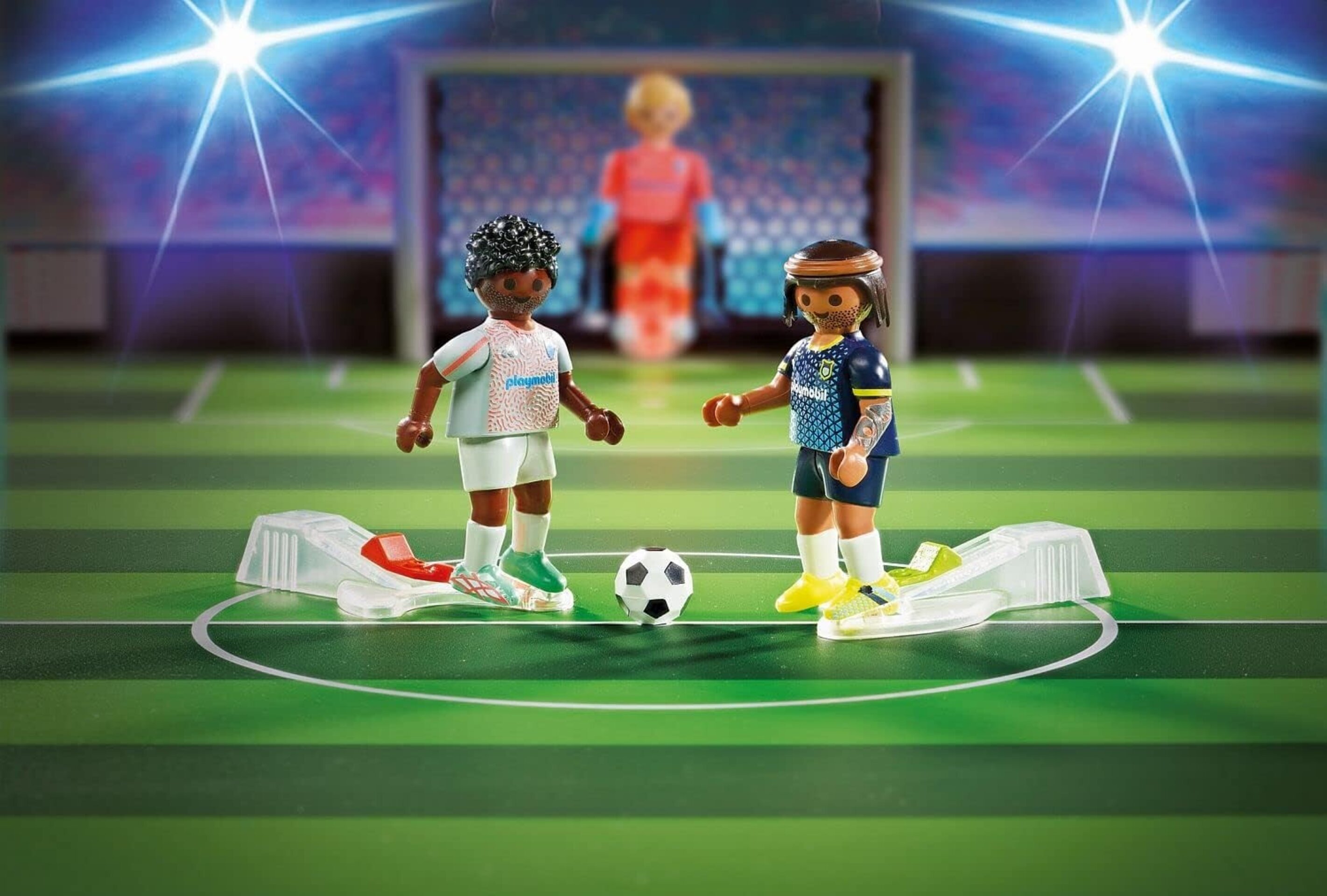 PLAYMOBIL Sports y Action 71120 Campo de fútbol, Futbolín para niños, 2 porteros - 8